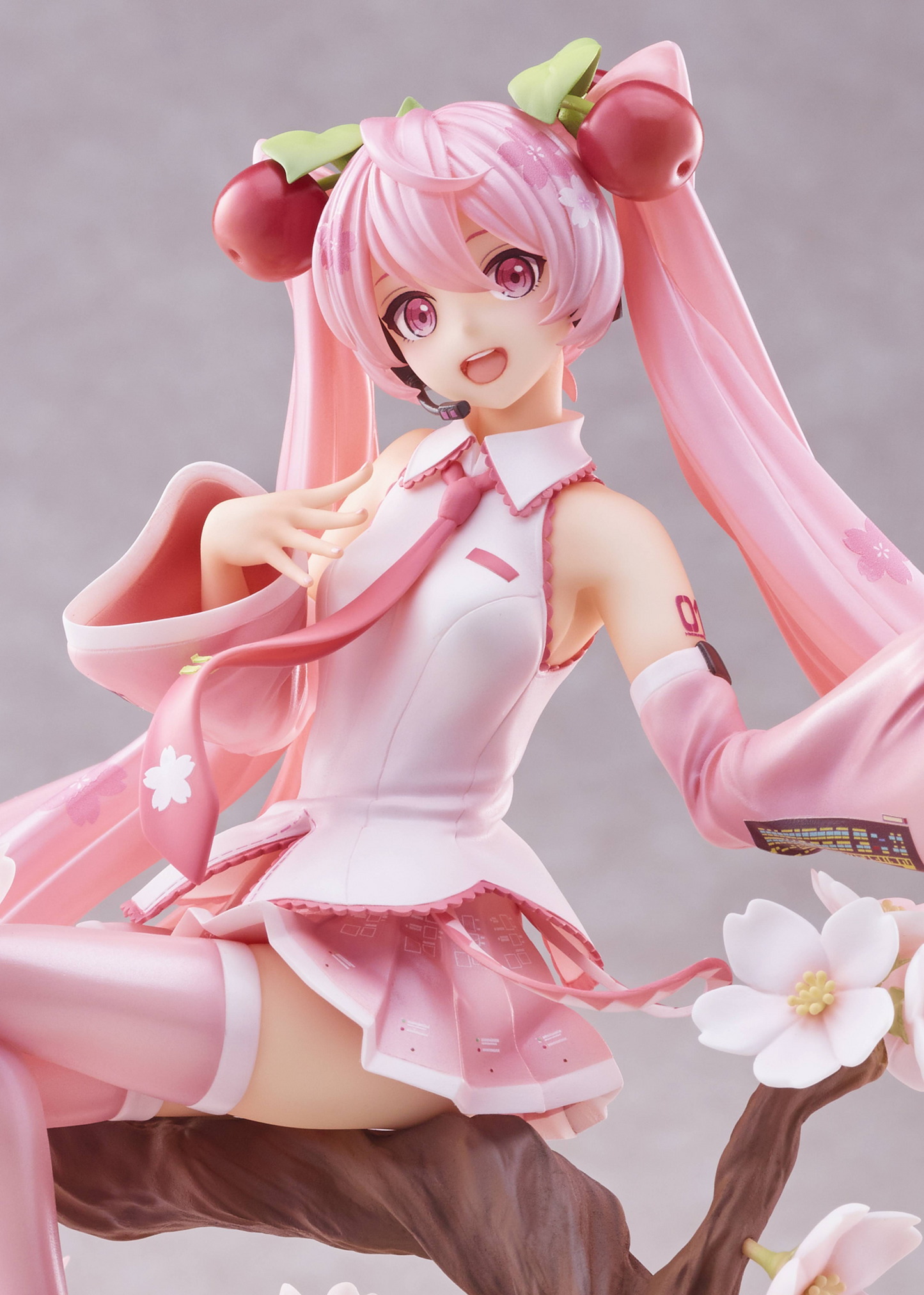 Hatsune Miku 1/7 Scale Statue Sakura Miku Cherry Blossom Fairy Ver (Spiritale Exclusive)