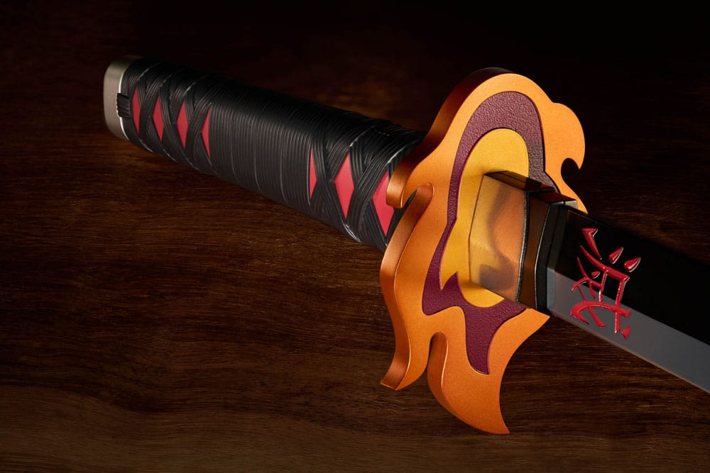 Demon Slayer: Kimetsu no Yaiba Proplica 1/1 Scale Nichirin Sword (Tanjiro Kamado) Kyojuro Rengoku´s Sword Guard Ver