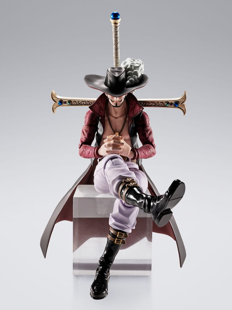 One Piece S.H Figuarts Dracule Mihawk Hawkeye