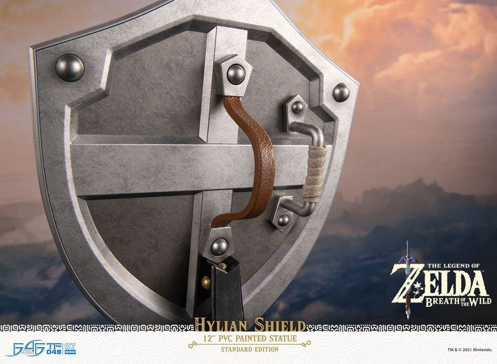 The Legend of Zelda Breath of the Wild Statue Hylian Shield Standard Edition