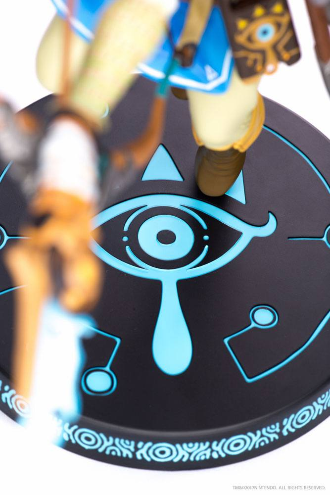 The Legend of Zelda Breath of the Wild Statue Link