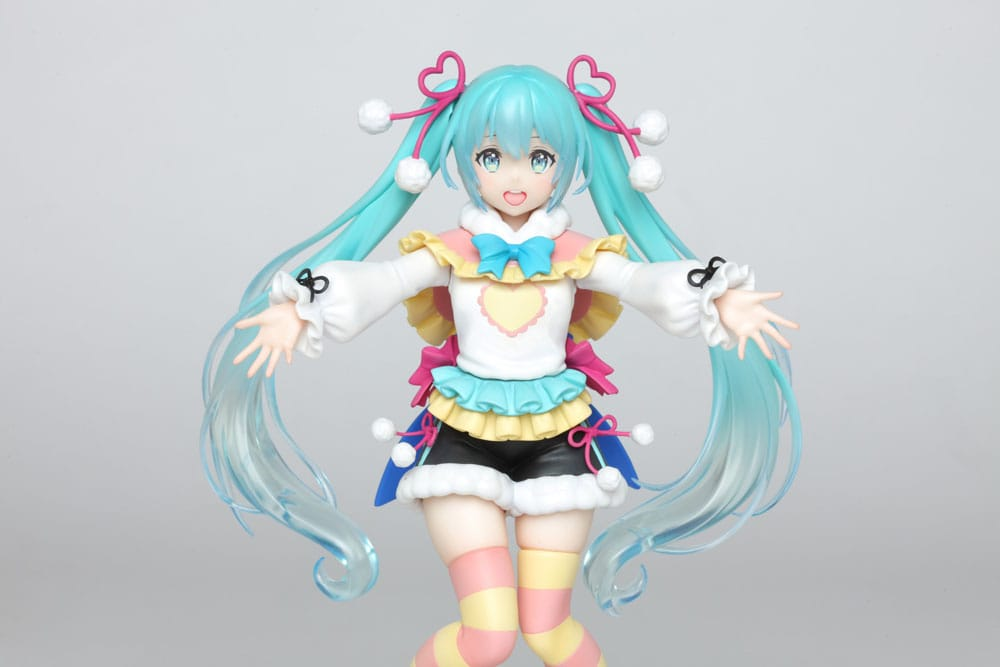 Hatsune Miku Figure Winter Image (BOX DAMAGE)