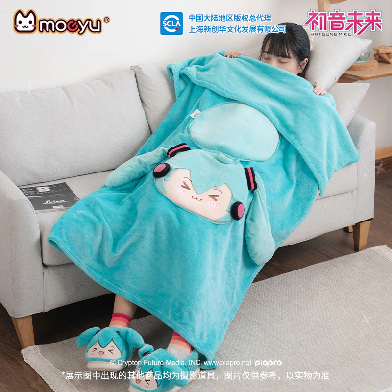 Moeyu - Hatsune Miku Squinting Eyes Pillow & Blanket (2-in-1)