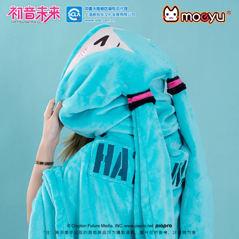 Moeyu - Hatsune Miku Squinting Eyes Series Multifunctional Hooded Blanket Pillow Warm Flannel Shawl