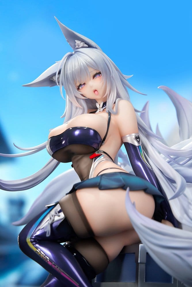 Azur Lane 1/7 Scale Statue Shinano Moonlit Chrome Ver (With Display Case)
