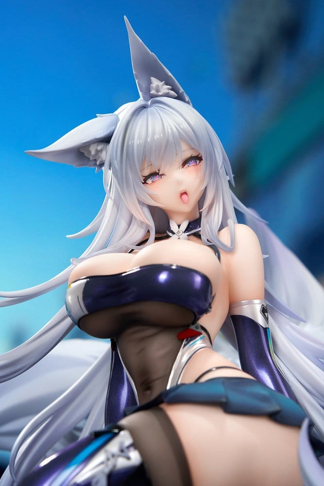 Azur Lane 1/7 Scale Statue Shinano Moonlit Chrome Ver (With Display Case)