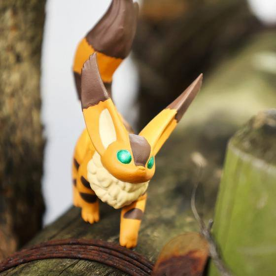 Castle in the Sky Mini Figures Pose Fox Squirrel - (Complete Box)