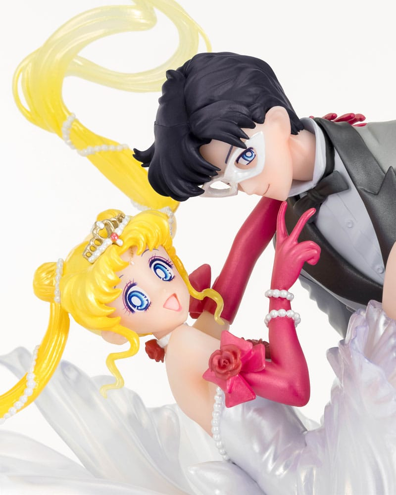 Sailor Moon Figuarts ZERO Chouette Usagi & Tuxedo Mask Moonlight Glow Edition