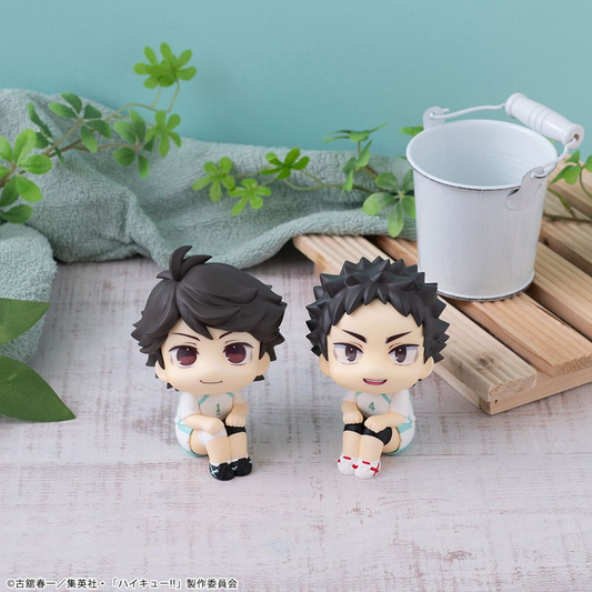 Haikyu!! Toru Oikawa & Hajime Iwaizumi Uniform Look Up Figure (With Gift)