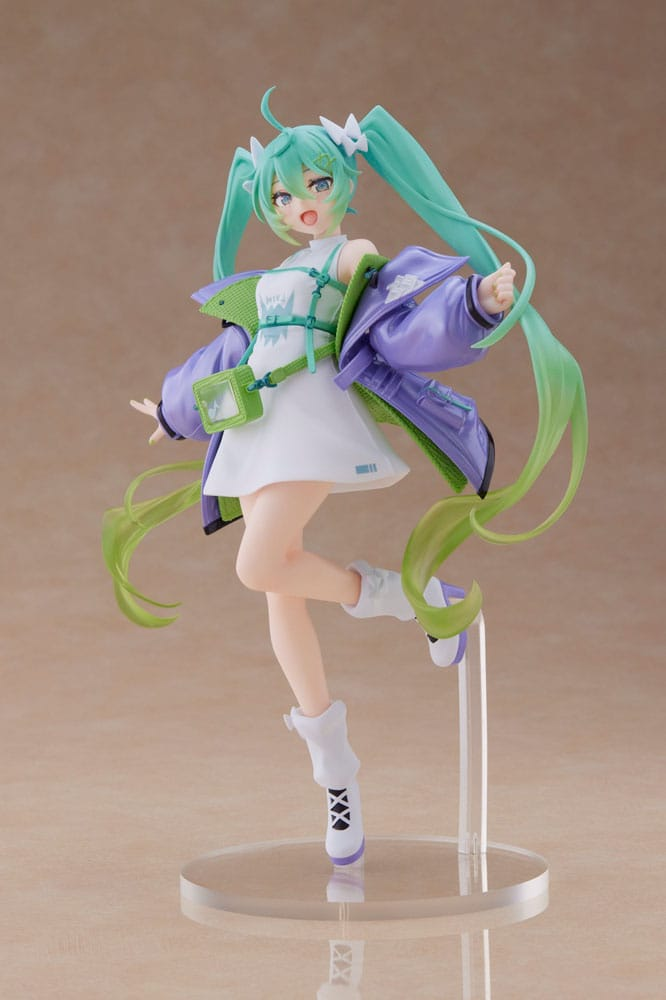 Hatsune Miku Sporty Fashion Figure