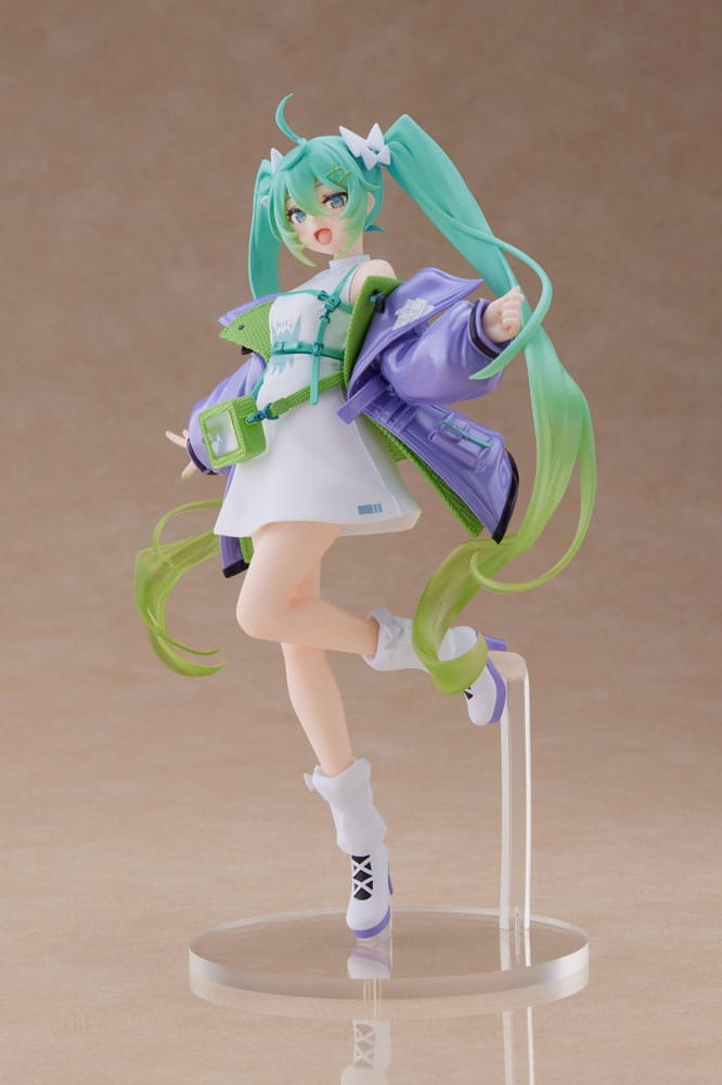 Hatsune Miku Sporty Fashion Figure