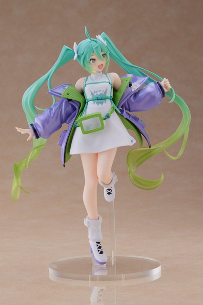 Hatsune Miku Sporty Fashion Figure