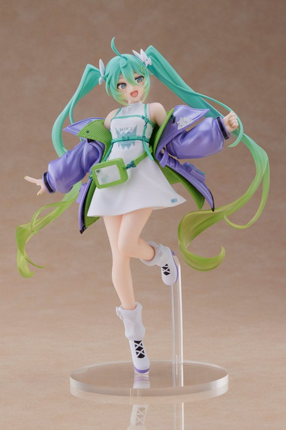 Hatsune Miku Sporty Fashion Figure