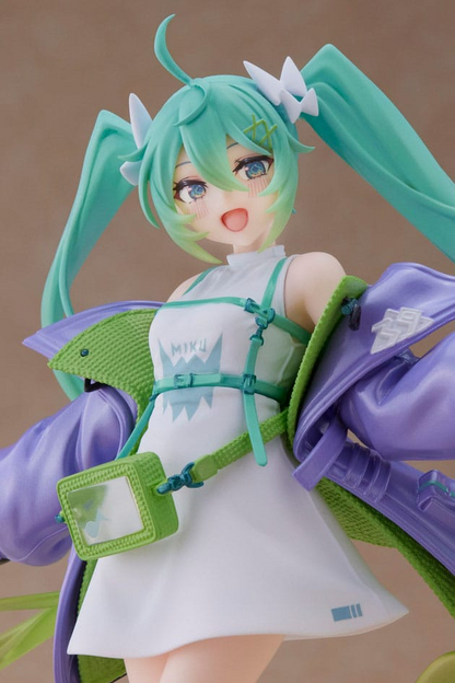 Hatsune Miku Sporty Fashion Figure