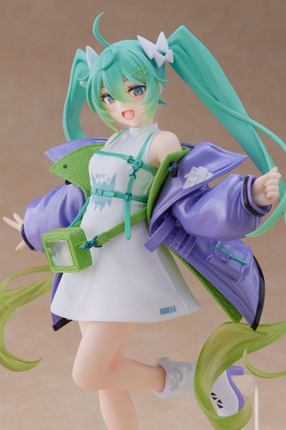 Hatsune Miku Sporty Fashion Figure