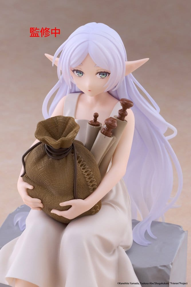Frieren: Beyond Journey's End Desktop Cute Frieren In training Ver
