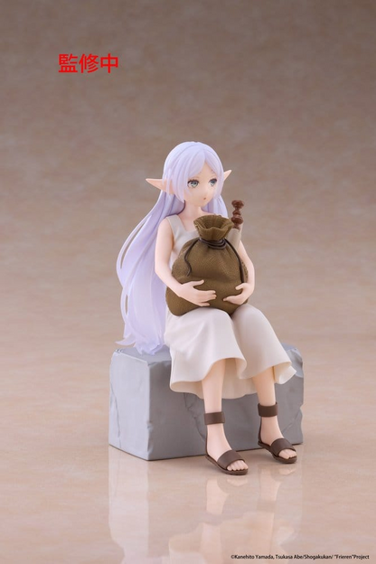 Frieren: Beyond Journey's End Desktop Cute Frieren In training Ver